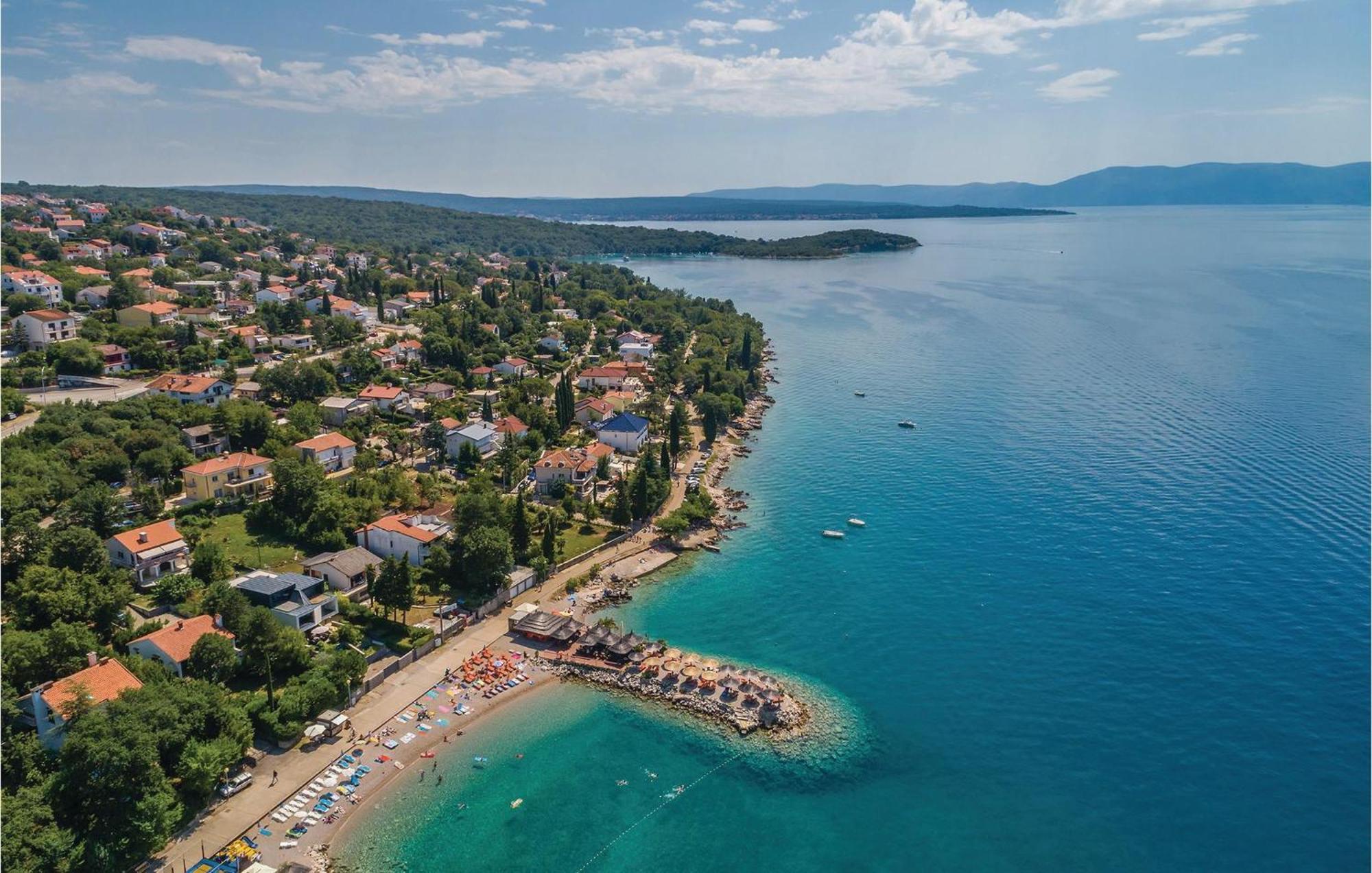 2 Bedroom Amazing Apartment In Njivice Εξωτερικό φωτογραφία
