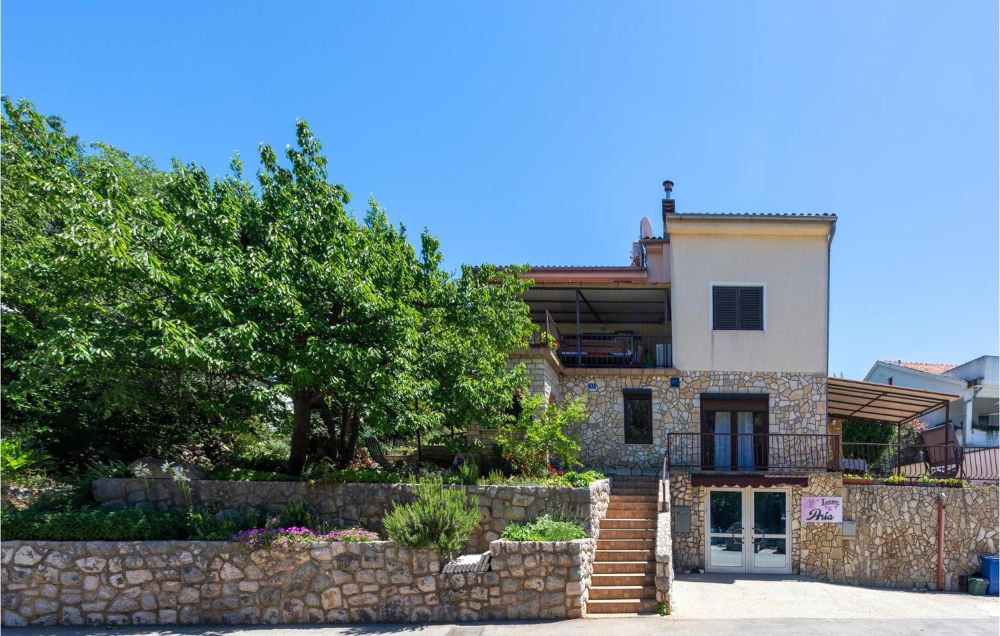2 Bedroom Amazing Apartment In Njivice Εξωτερικό φωτογραφία